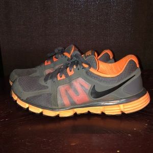⚡️NIKE DUAL FUSION RUNNING SHOES | SIZE: 9.5⚡️